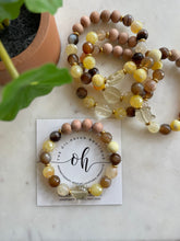 Load image into Gallery viewer, Citrine Cat