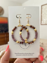 Load image into Gallery viewer, Lilac Shell Hoops