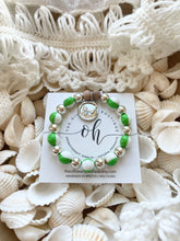 Load image into Gallery viewer, Vintage Beach Balls & Butterfly