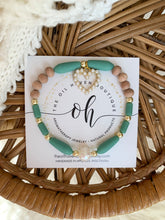 Load image into Gallery viewer, Pearl Heart & Vintage Vibes