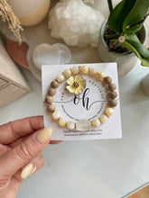 Load image into Gallery viewer, Butter Hibiscus