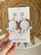 Load image into Gallery viewer, Puka Shell Earrings