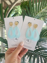 Load image into Gallery viewer, Vintage Blue Teardrop