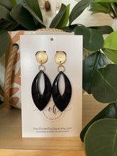 Load image into Gallery viewer, Black & Gold Vintage Earrings