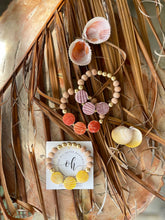 Load image into Gallery viewer, Scalloped