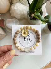 Load image into Gallery viewer, Butter Hibiscus