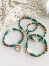 Load image into Gallery viewer, Pearl Heart & Vintage Vibes