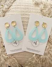 Load image into Gallery viewer, Vintage Blue Teardrop