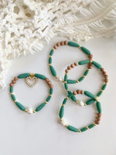 Load image into Gallery viewer, Pearl Heart & Vintage Vibes