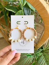 Load image into Gallery viewer, Puka Shell Earrings