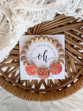 Load image into Gallery viewer, Scalloped