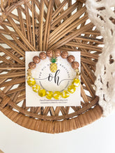 Load image into Gallery viewer, Pineapples