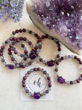 Load image into Gallery viewer, Amethyst Cat