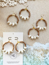 Load image into Gallery viewer, Puka Shell Earrings