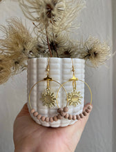 Load image into Gallery viewer, Sunburst Earrings