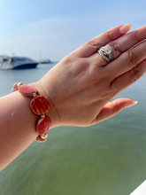 Load image into Gallery viewer, Scalloped