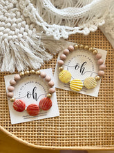 Load image into Gallery viewer, Scalloped