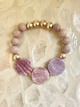 Load image into Gallery viewer, Scalloped