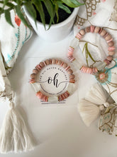 Load image into Gallery viewer, Glass and Shells