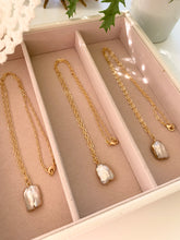 Load image into Gallery viewer, Pearl Baroque Necklace