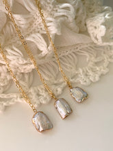 Load image into Gallery viewer, Pearl Baroque Necklace