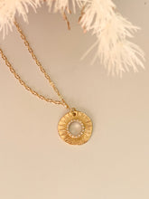 Load image into Gallery viewer, Sunburst Necklace