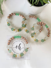 Load image into Gallery viewer, Iridescent Pineapple