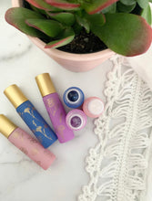 Load image into Gallery viewer, Vintage Floral Gemstone Rollers