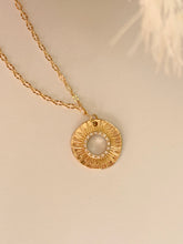 Load image into Gallery viewer, Sunburst Necklace