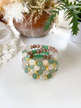 Load image into Gallery viewer, Iridescent Pineapple