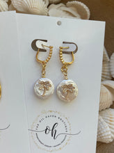 Load image into Gallery viewer, Pearl &amp; Palm Earrings
