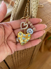 Load image into Gallery viewer, Mama Love Key &amp; Purse charm
