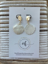 Load image into Gallery viewer, Scallop Shell Earrings

