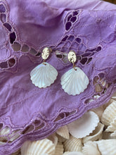 Load image into Gallery viewer, Scallop Shell Earrings
