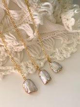 Load image into Gallery viewer, Pearl Baroque Necklace
